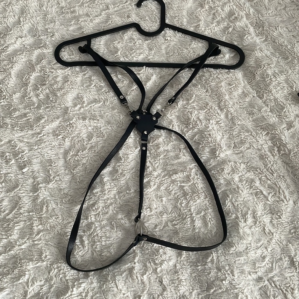 Leathers strappy body harness